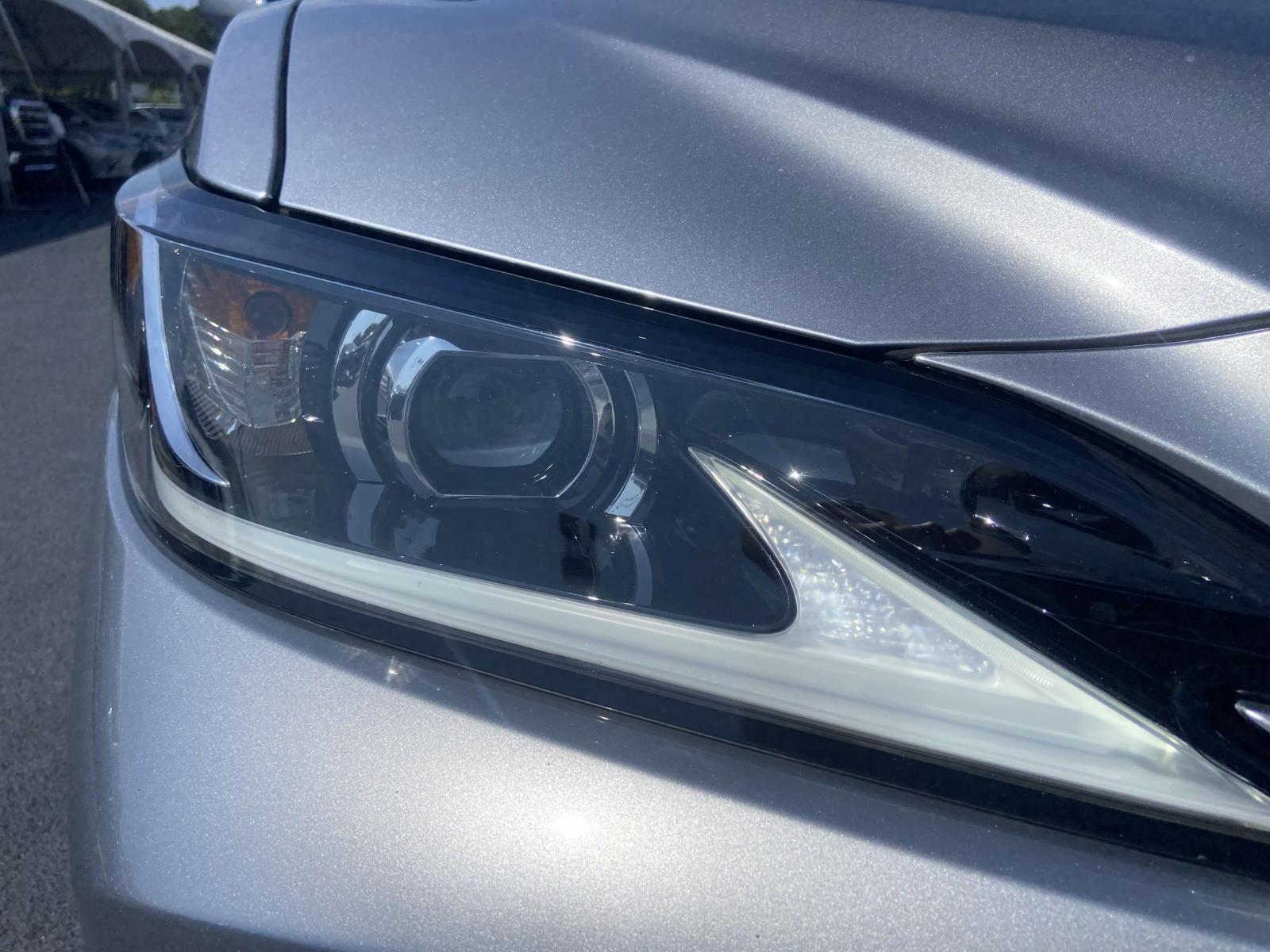 2022 Lexus ES 300h photo 4