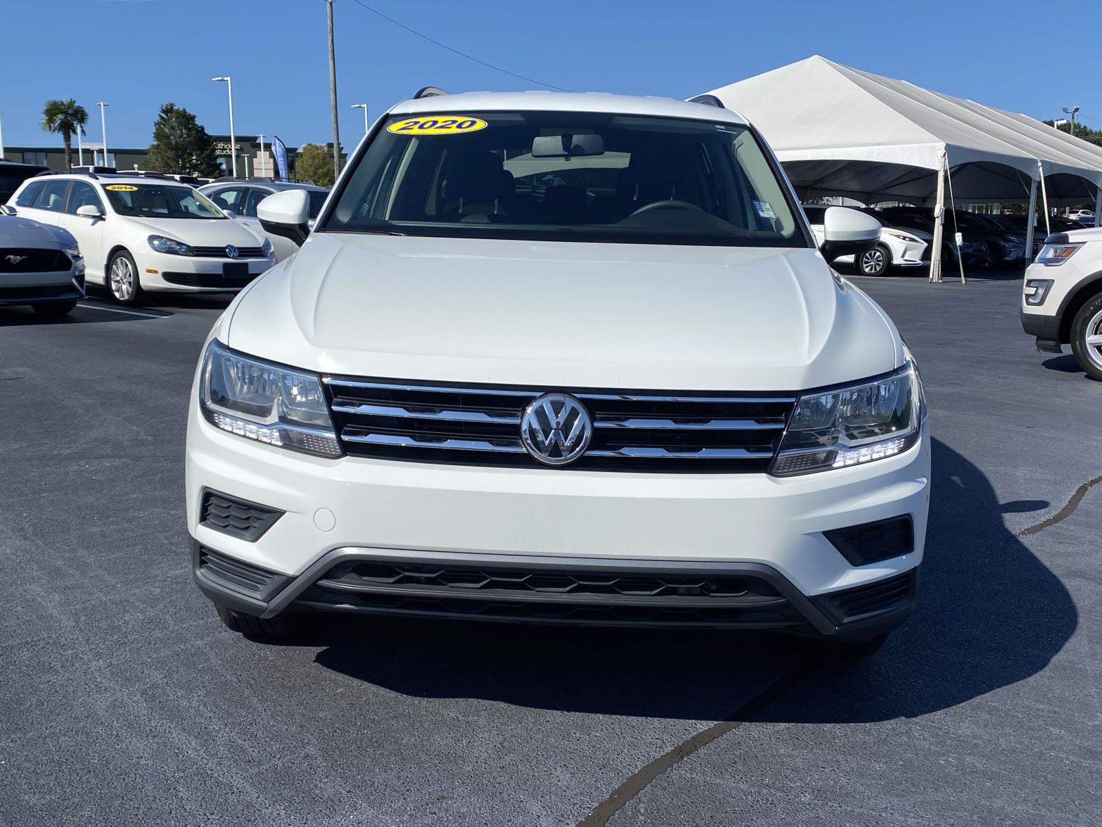 2020 Volkswagen Tiguan S photo 2