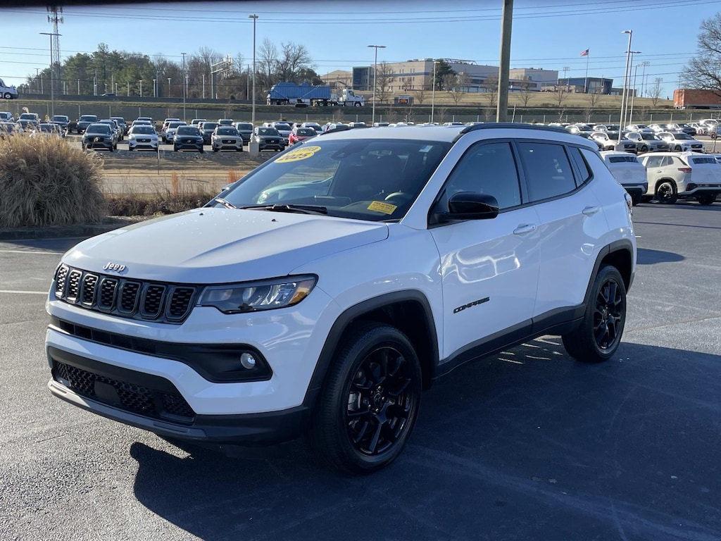 Used 2025 Jeep Compass Latitude 4x4 Sport Utility