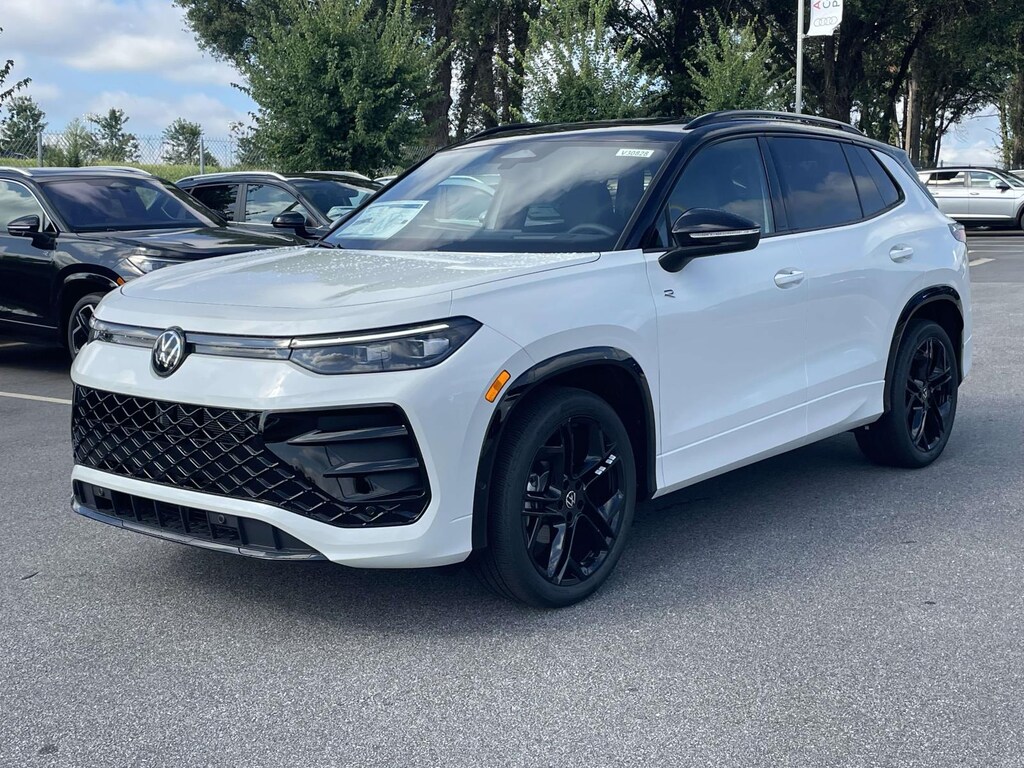 New 2026 Volkswagen Tiguan 2.0T SE R-Line Black Sport Utility