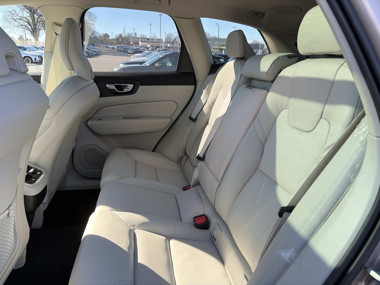 2026 Volvo XC60 Ultra - Photo 12