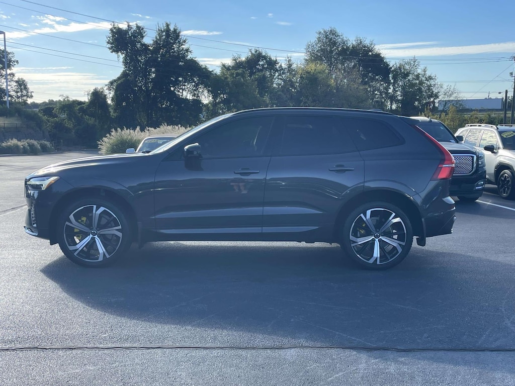 Used 2023 Volvo XC60 B5 AWD Ultimate Dark Theme Sport Utility
