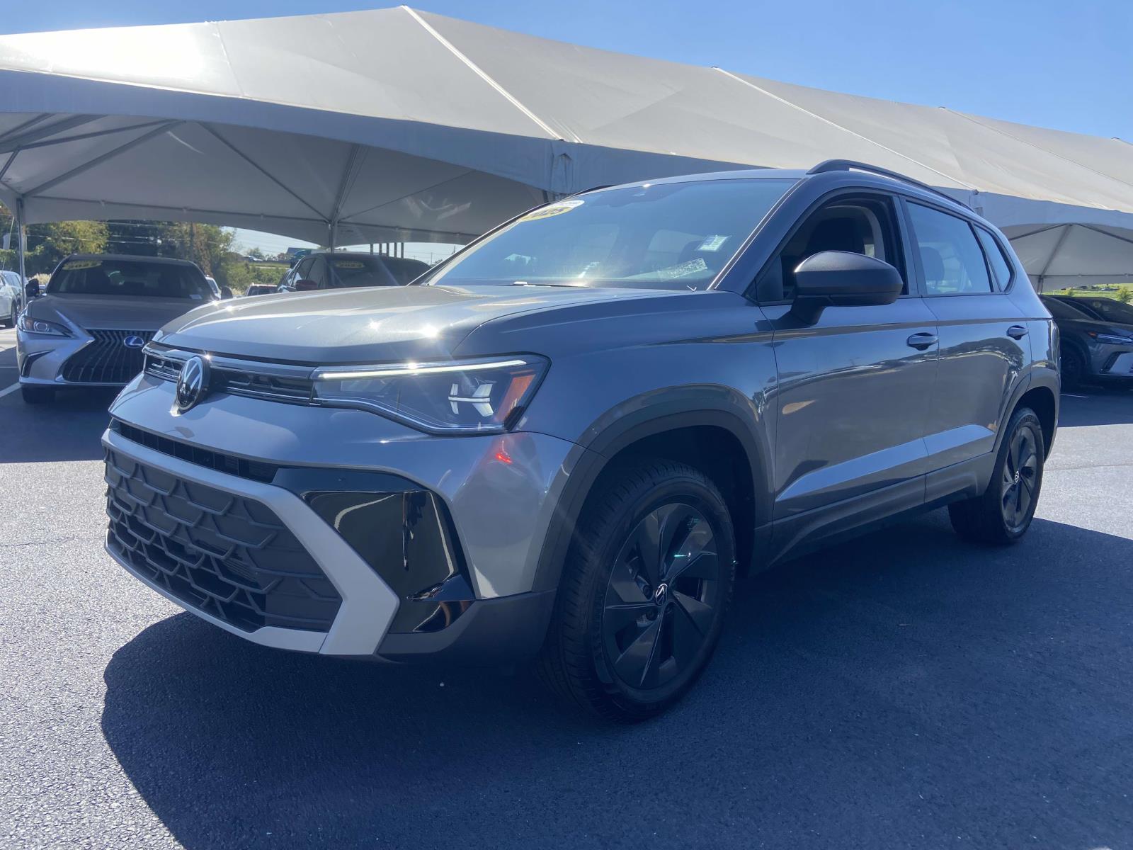 2025 Volkswagen Taos S photo 3