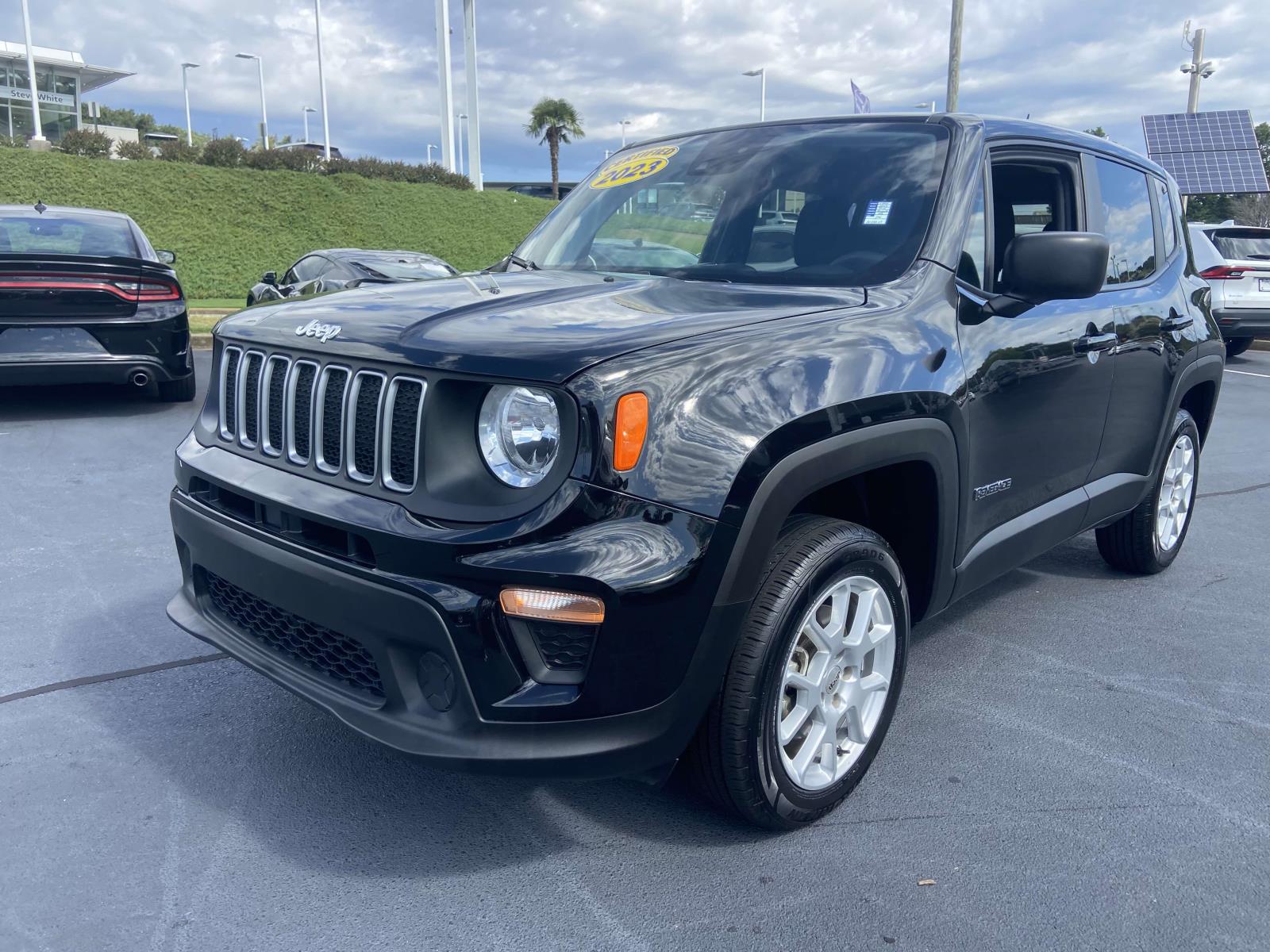2023 Jeep Renegade Latitude Upland photo 3