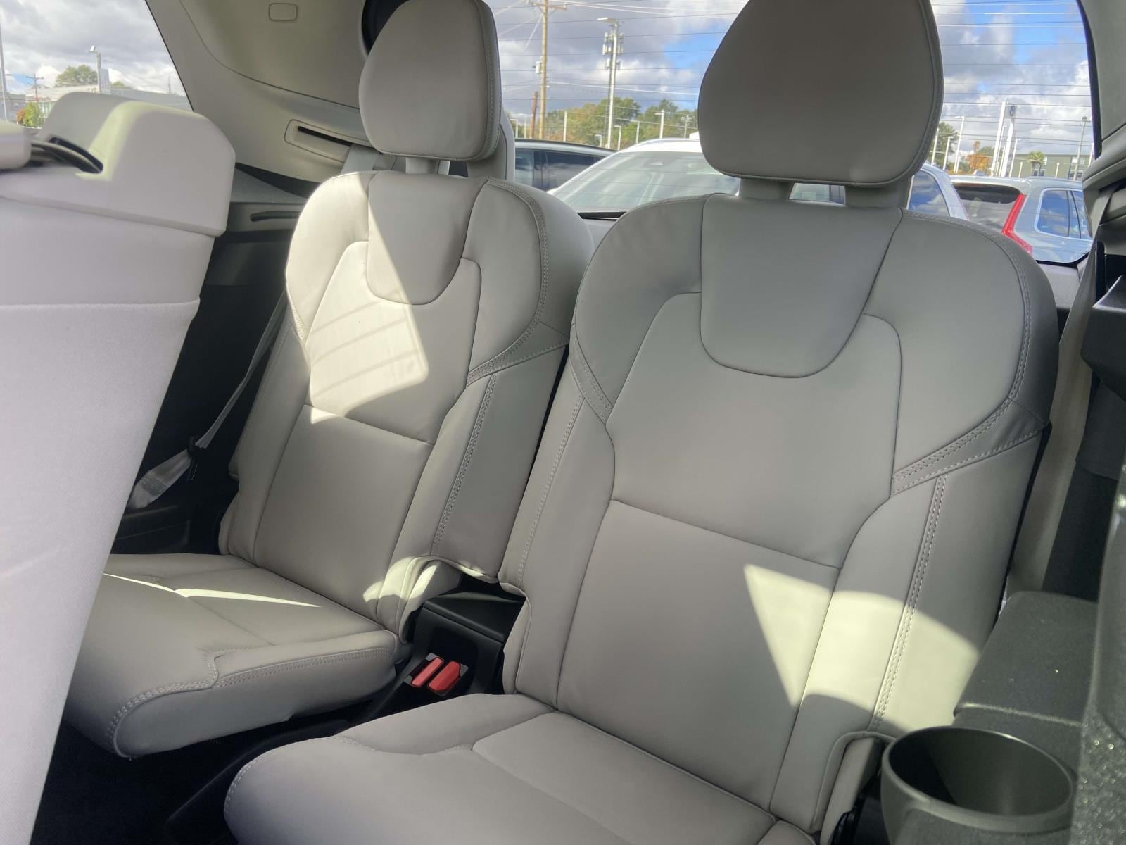 2026 Volvo XC90 Ultra - Photo 13