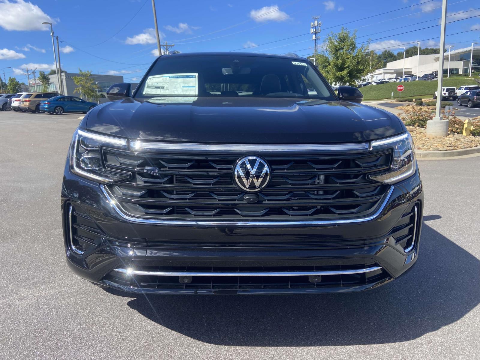 2026 Volkswagen Atlas Cross Sport SEL Premium R-Line photo 2