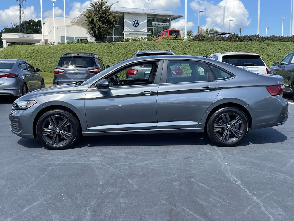 Used 2024 Volkswagen Jetta 1.5T SE Car