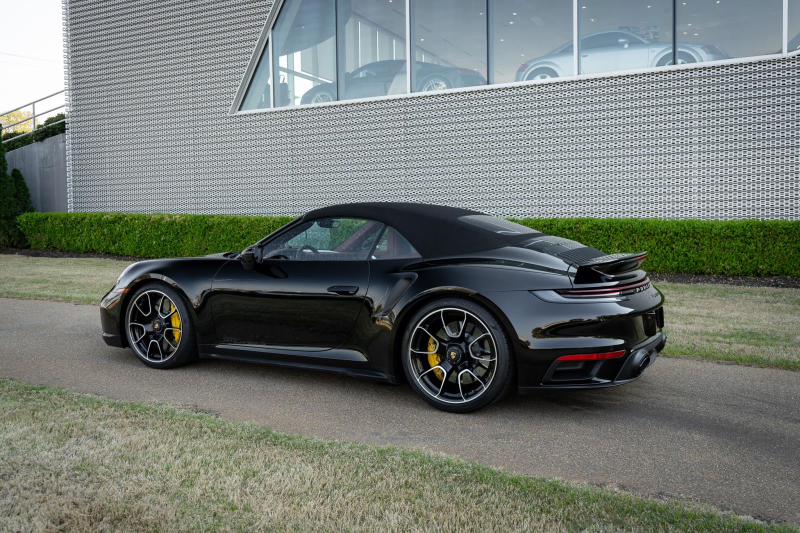 2024 Porsche 911 Turbo S - Photo 20