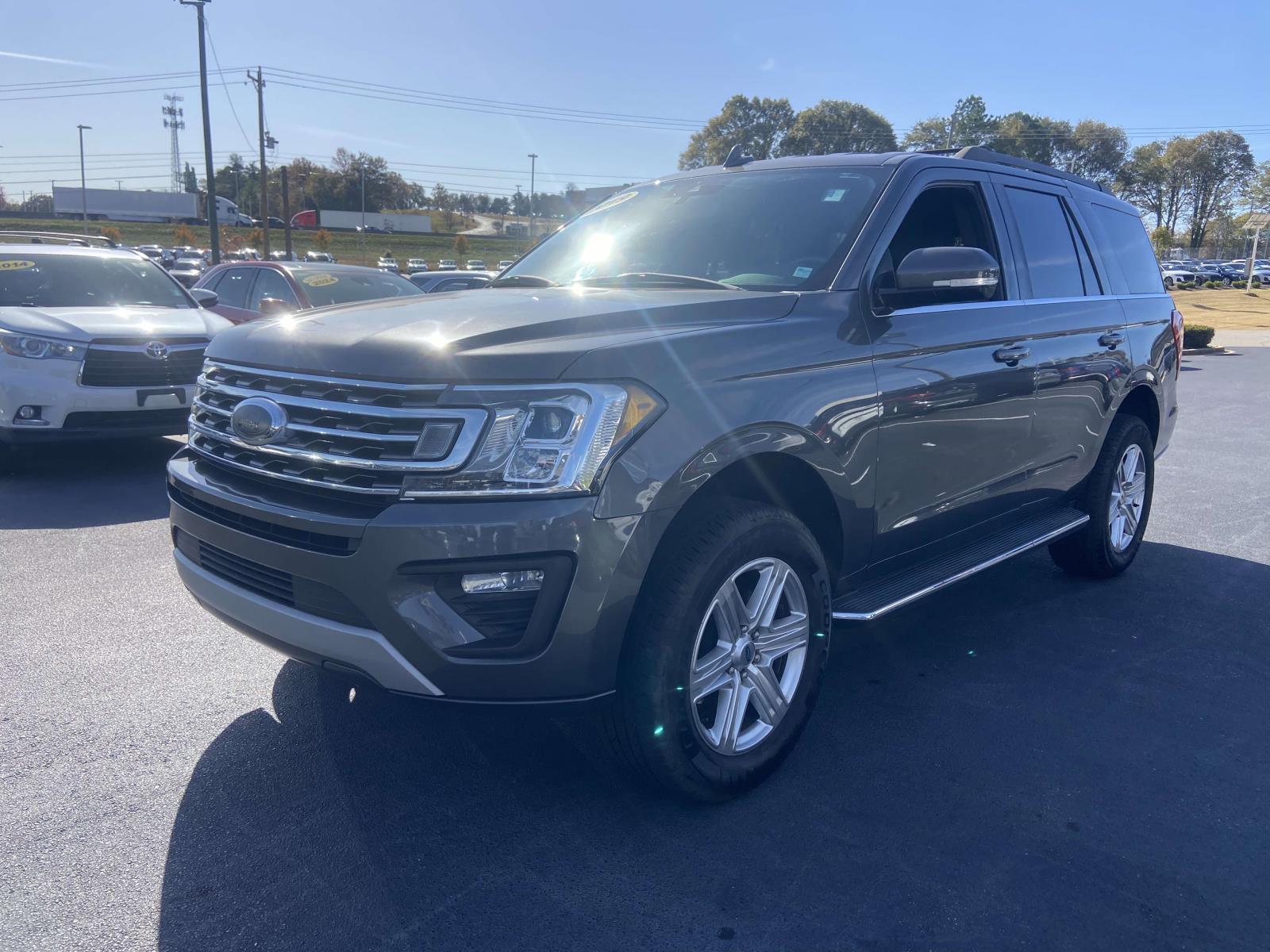 2019 Ford Expedition XLT photo 2