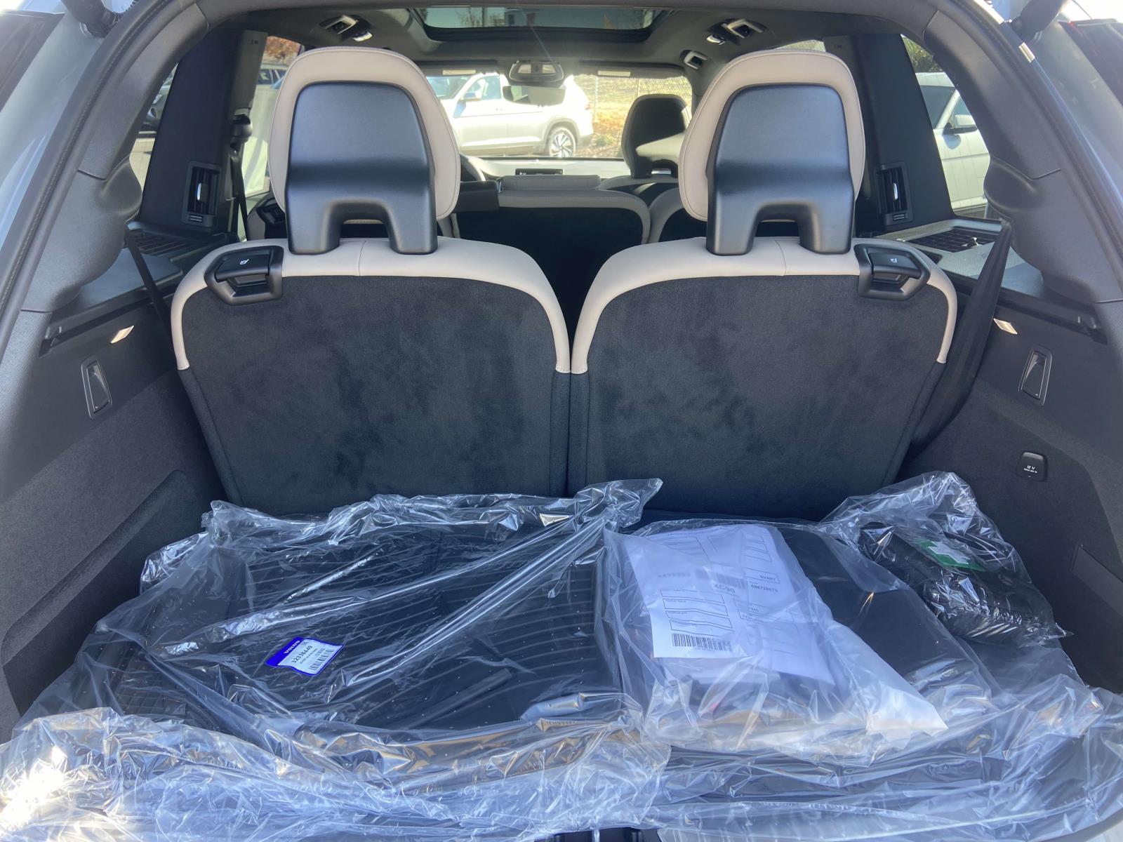 2026 Volvo XC90 Plus - Photo 12