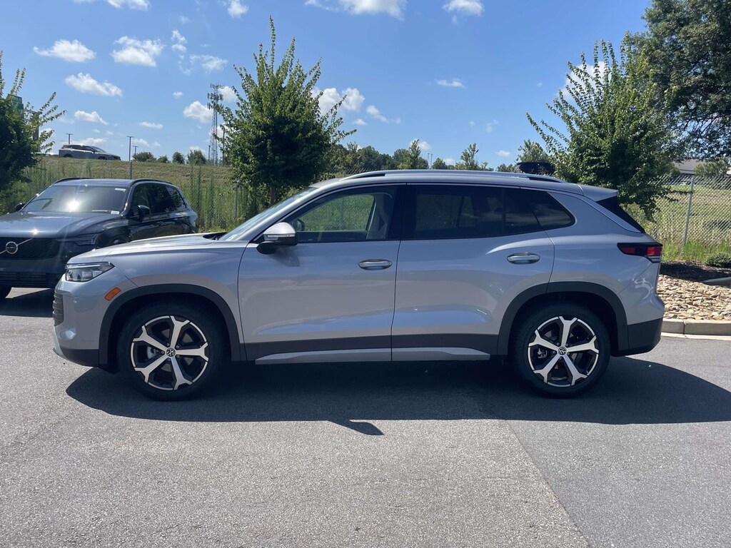 New 2026 Volkswagen Tiguan 2.0T SE Sport Utility