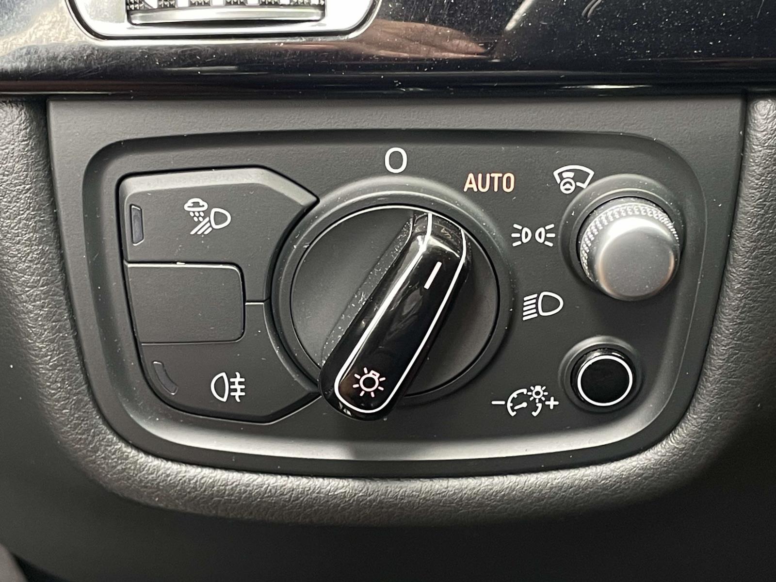 2015 Audi A8 Base - Photo 19