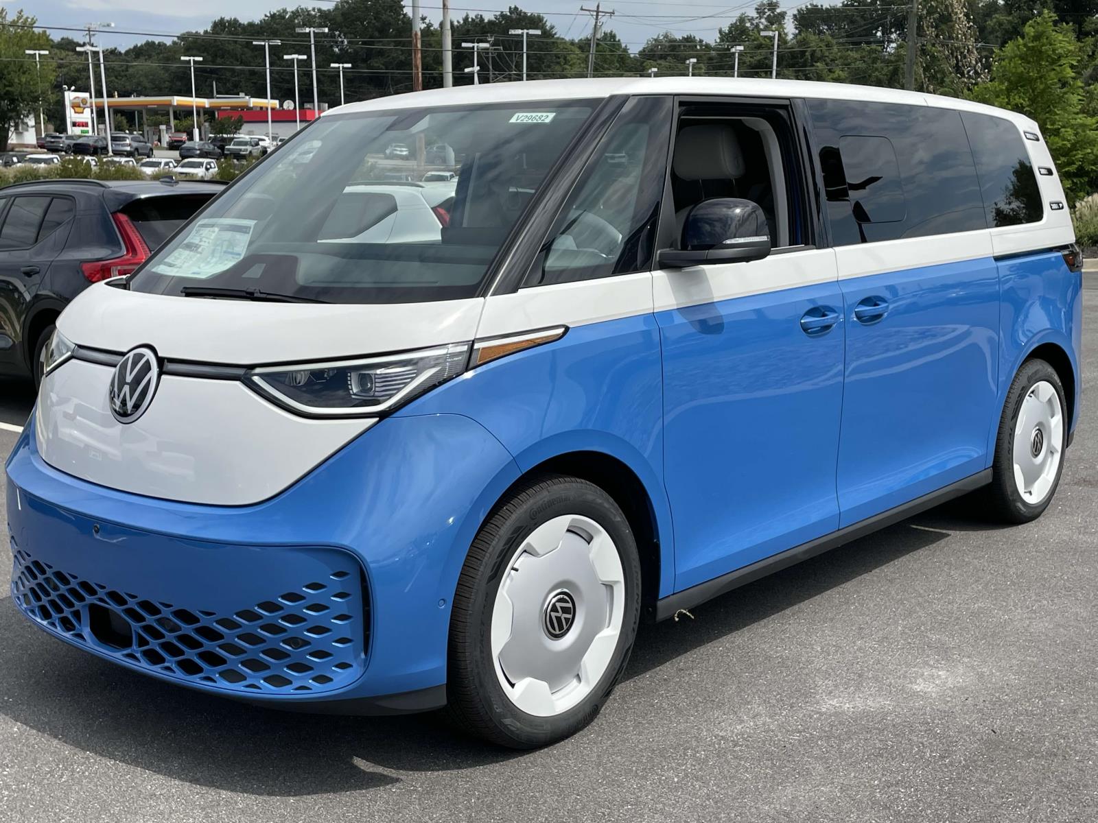 2025 Volkswagen ID. Buzz photo 3