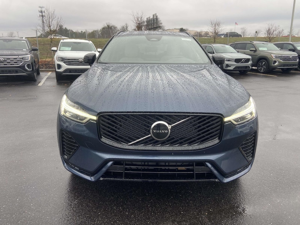 New 2026 Volvo XC60 B5 Core Sport Utility