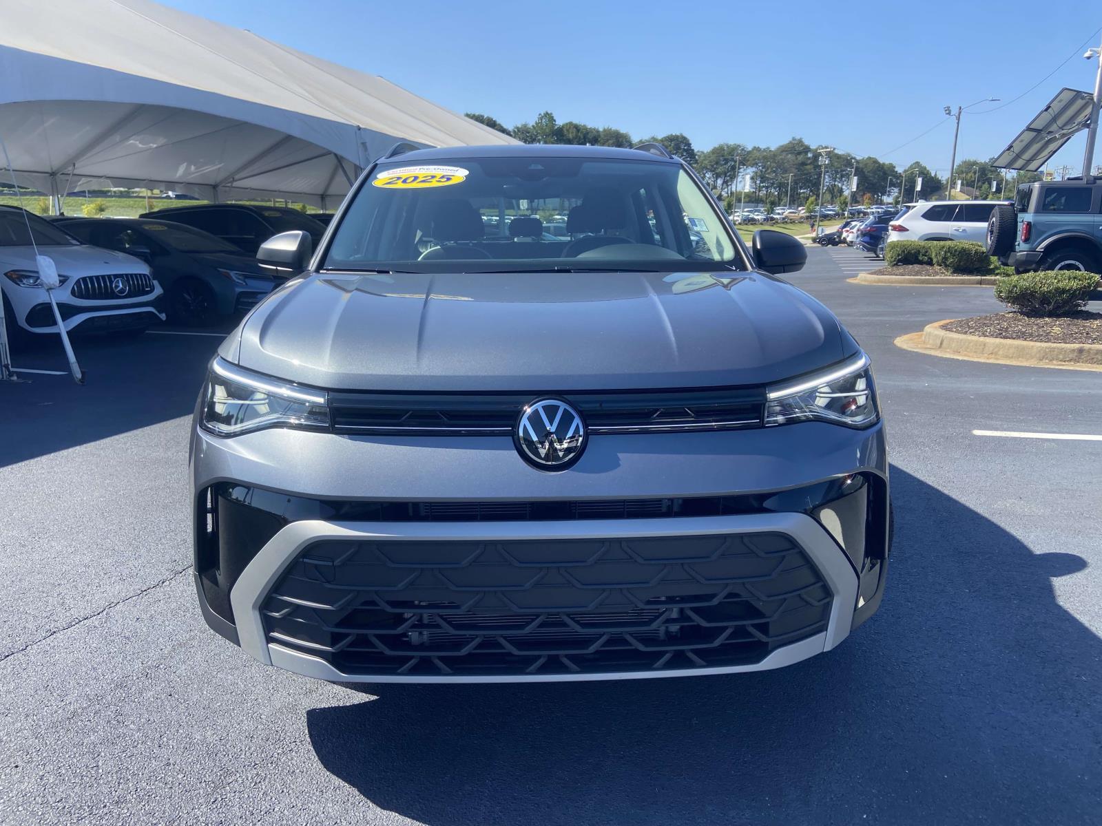 2025 Volkswagen Taos S photo 2