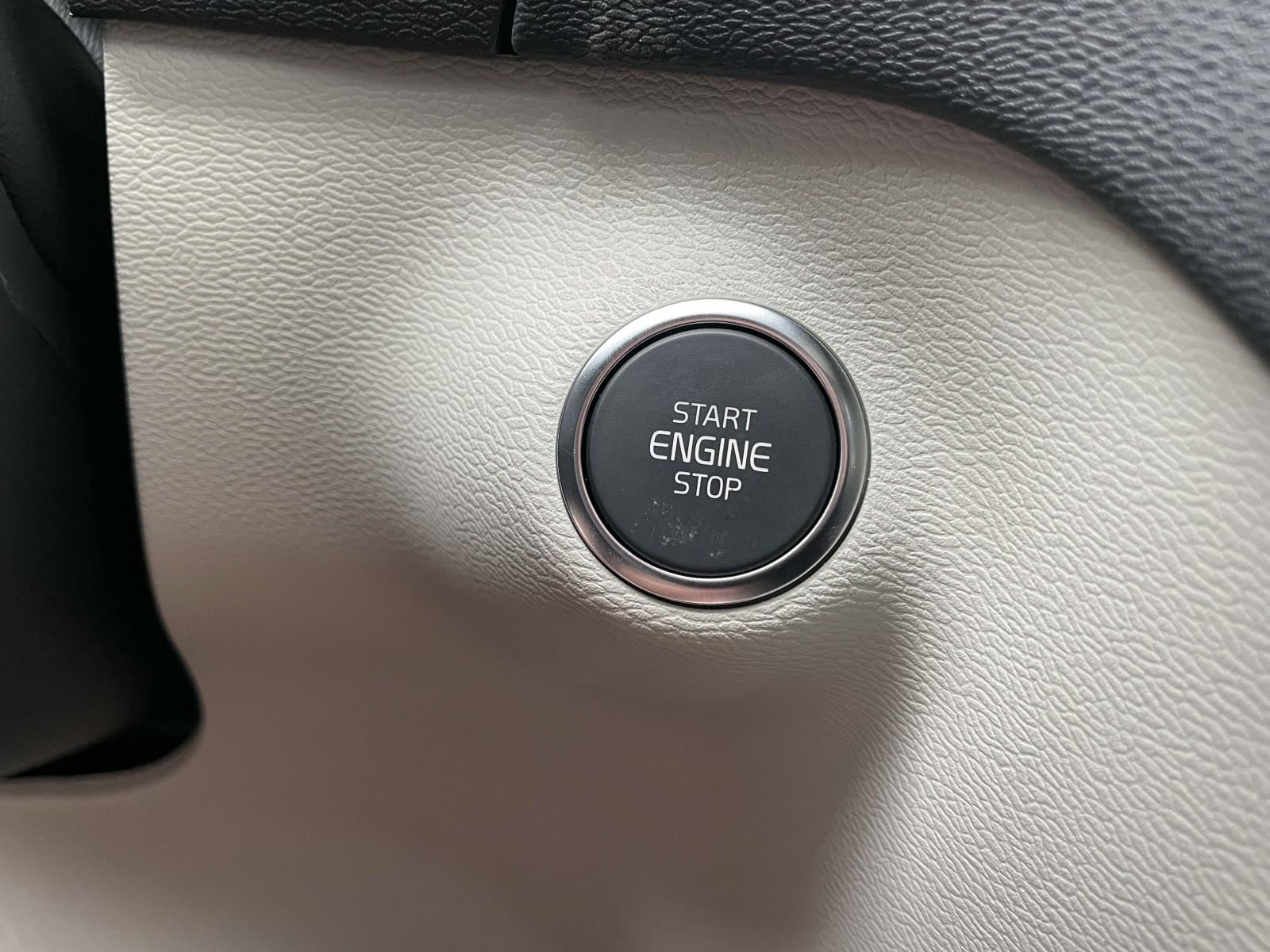 2025 Volvo XC40 Plus - Photo 36