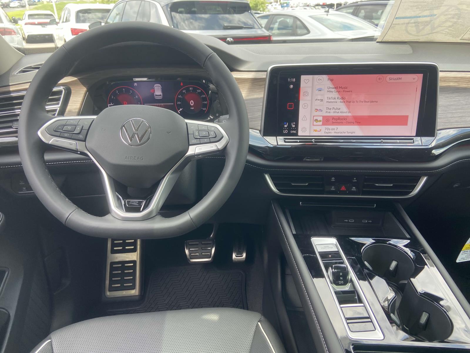 2026 Volkswagen Atlas SEL Premium R-Line - Photo 15