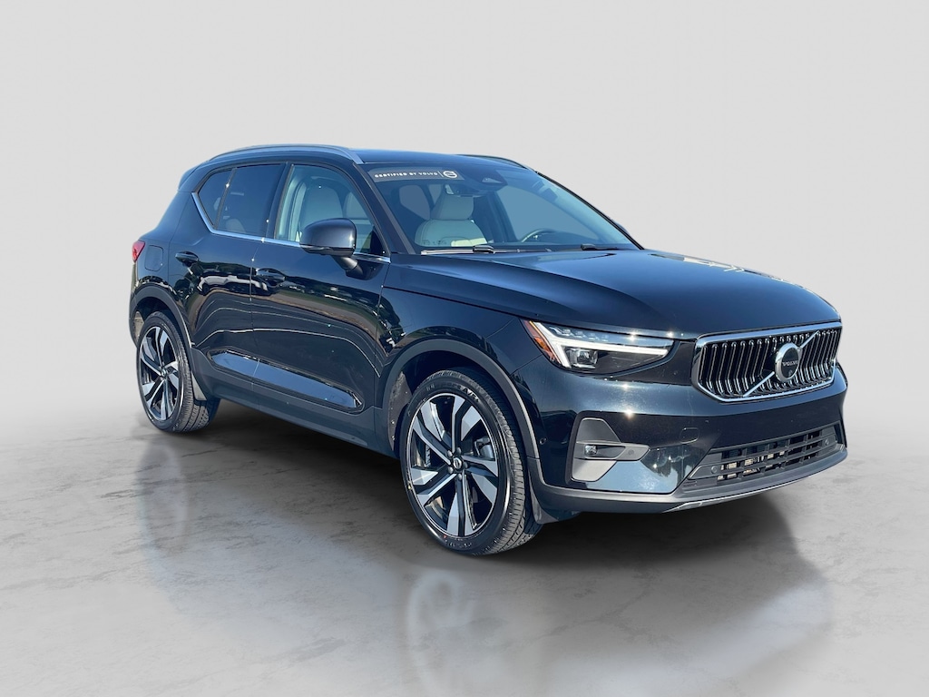 Used 2023 Volvo XC40 B5 AWD Ultimate Bright Theme Sport Utility