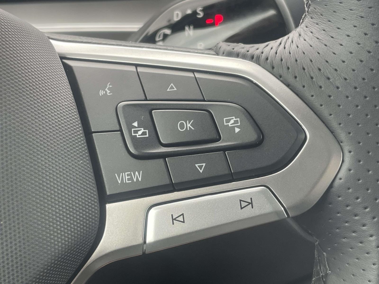 2026 Volkswagen Tiguan SE R-LINE BLACK - Photo 22
