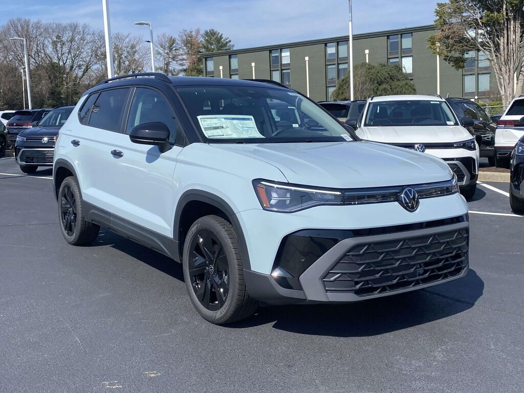 New 2026 Volkswagen Taos 1.5T SE Black Sport Utility