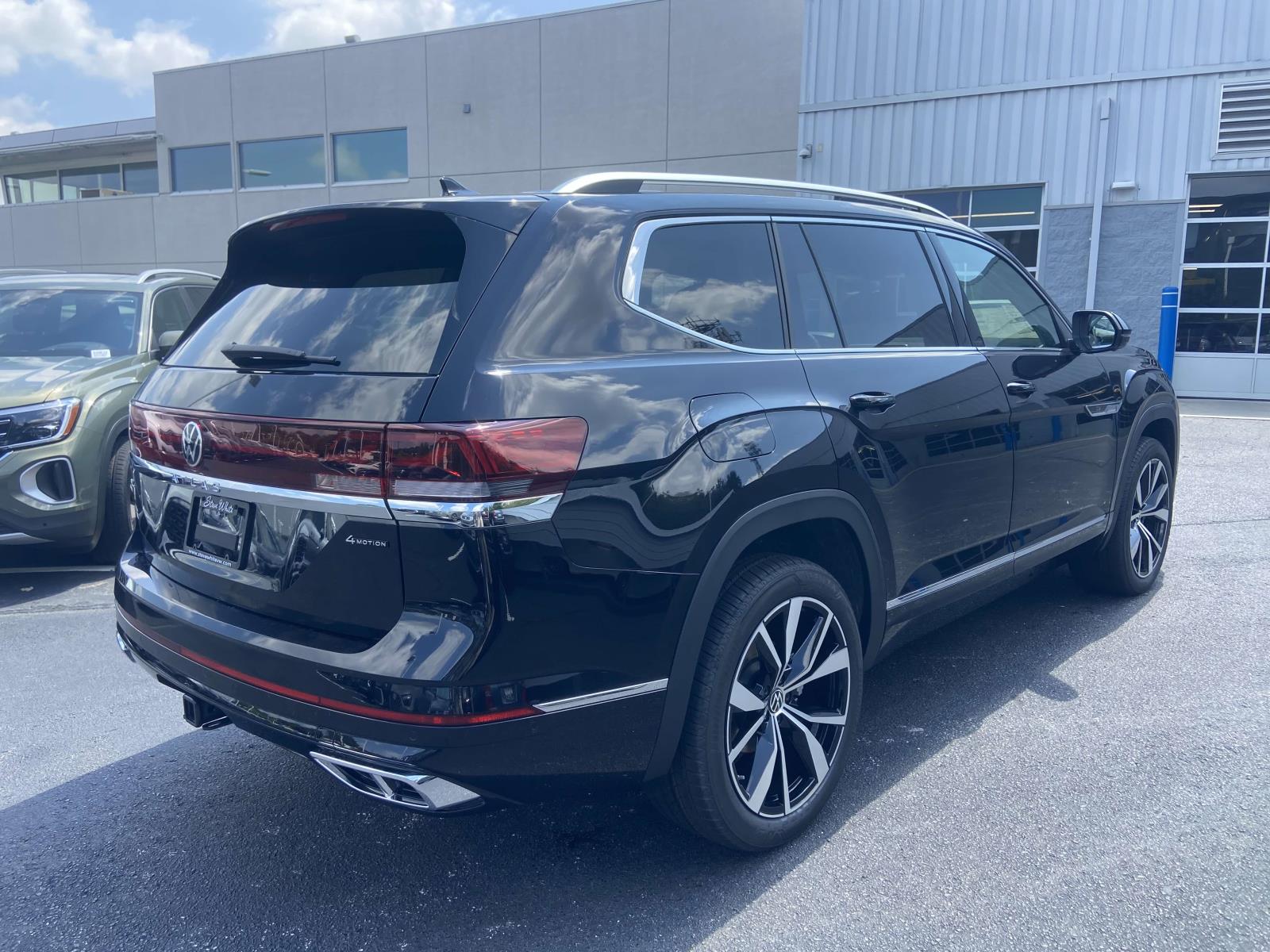 2026 Volkswagen Atlas SEL Premium R-Line - Photo 9