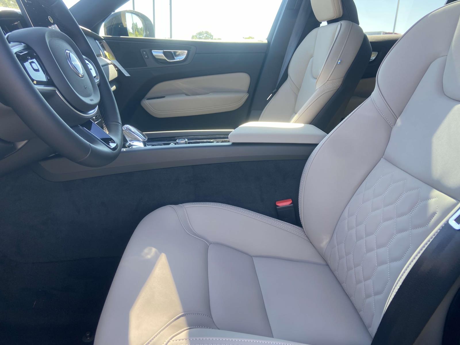 2026 Volvo XC60 Core - Photo 17