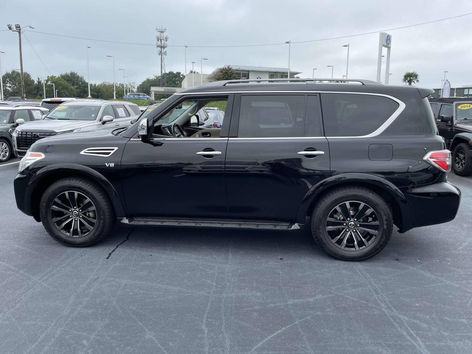 2018 Nissan Armada Platinum photo 2