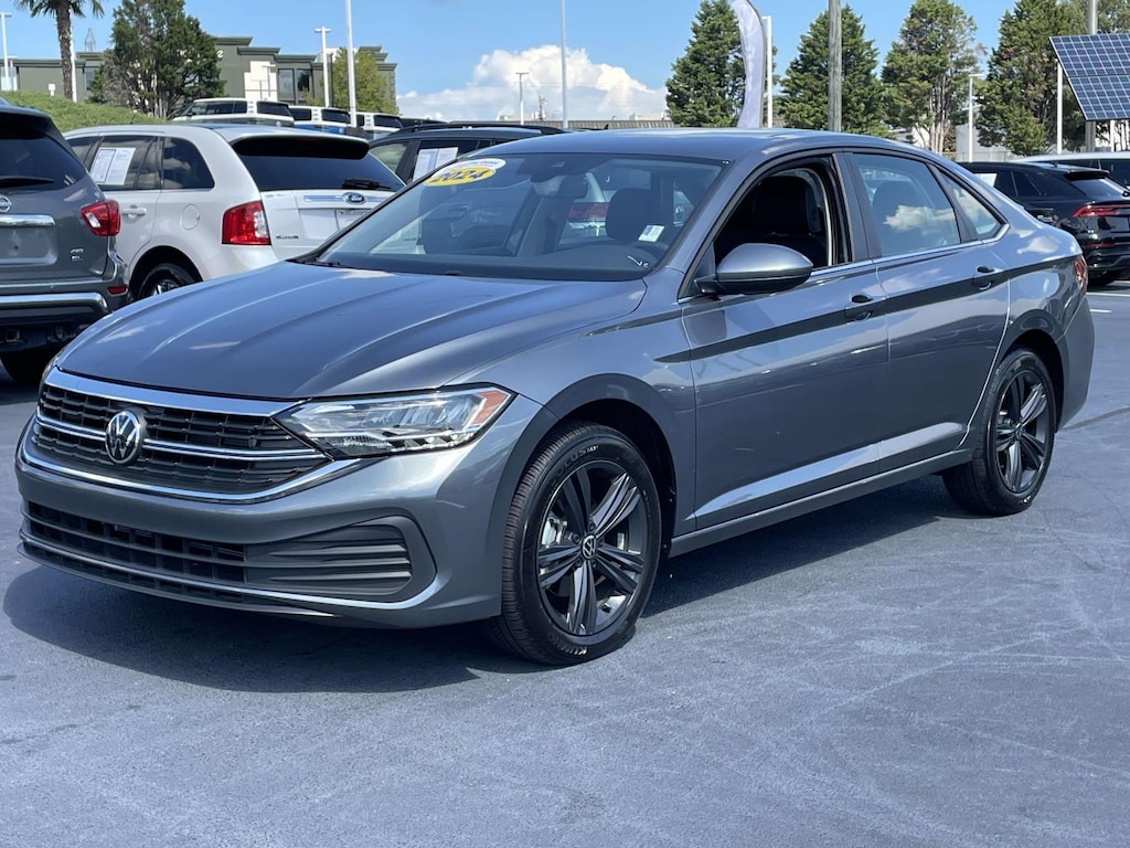 Used 2024 Volkswagen Jetta 1.5T SE Car