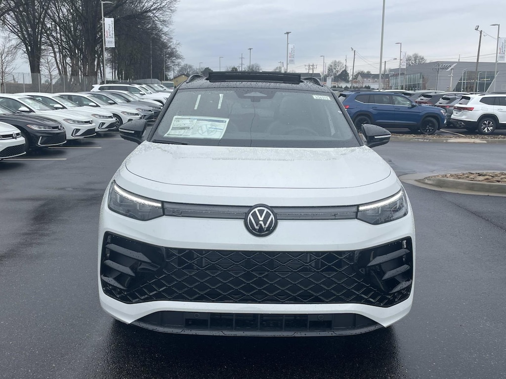 New 2026 Volkswagen Tiguan 2.0T SE R-Line Black FWD Sport Utility