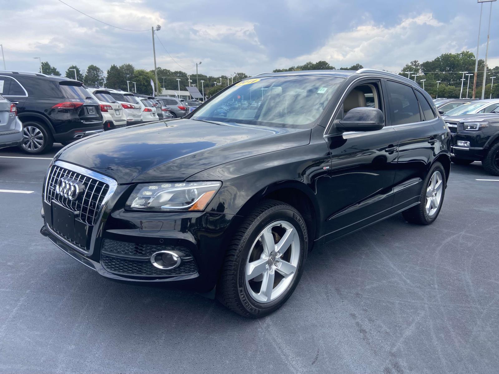 2011 Audi Q5 Premium Plus photo 2