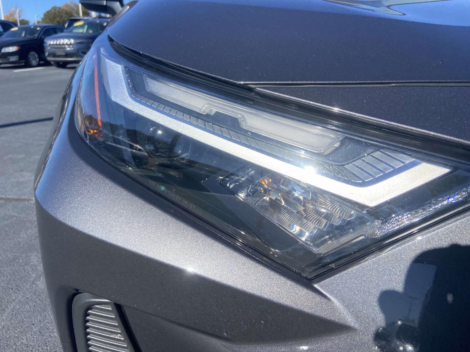 2024 Toyota RAV4 XLE photo 4