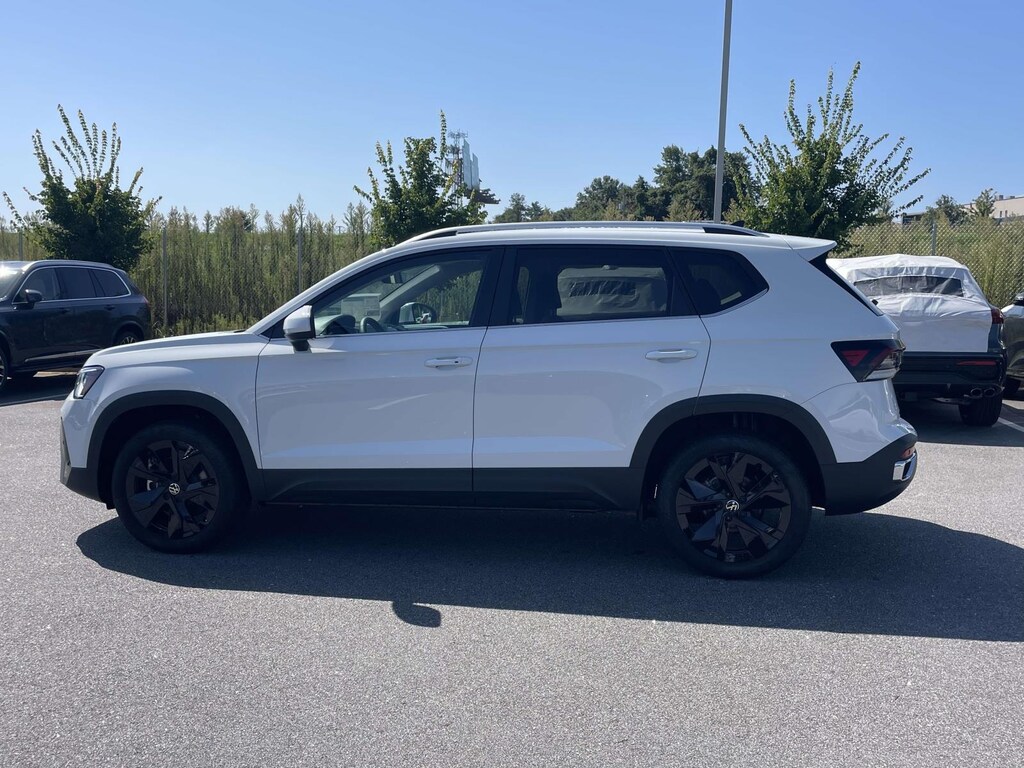New 2026 Volkswagen Taos 1.5T SE Sport Utility