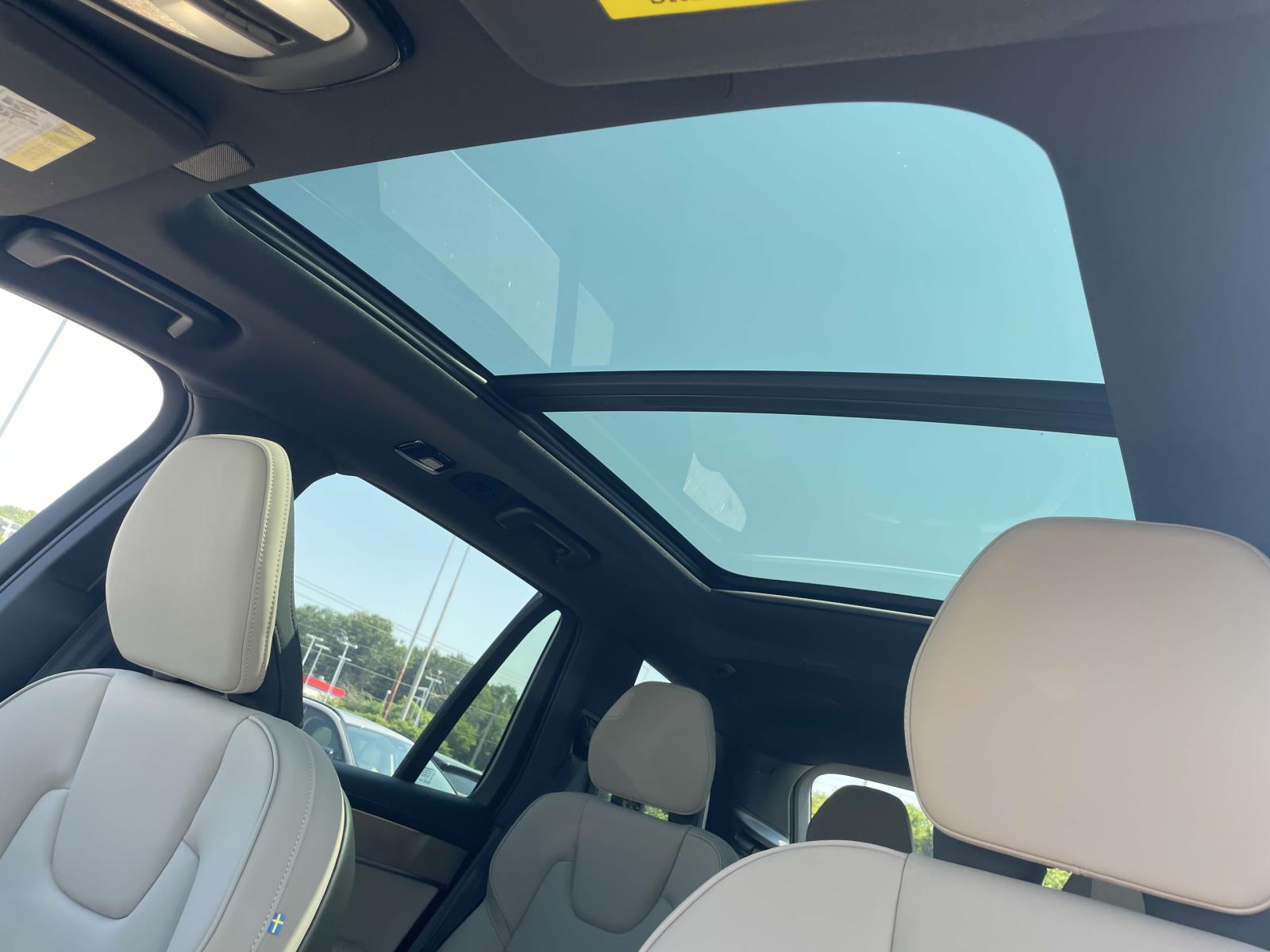 2026 Volvo XC90 Plus - Photo 21