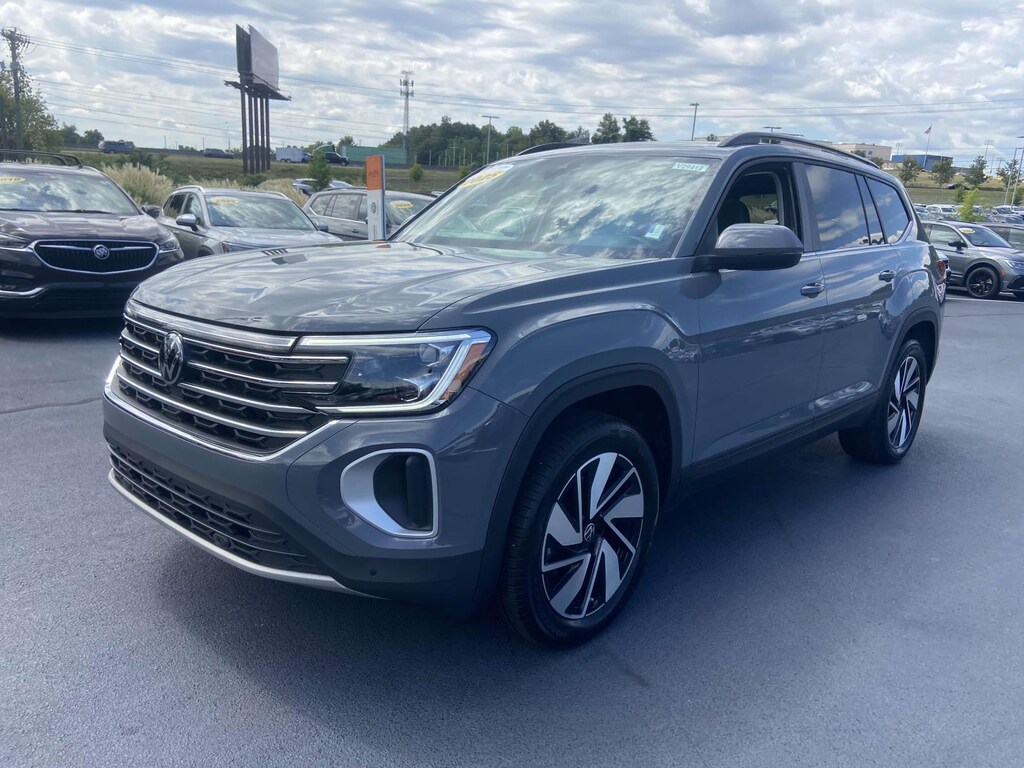 Certified 2025 Volkswagen Atlas 2.0T SE w/Technology FWD Sport Utility