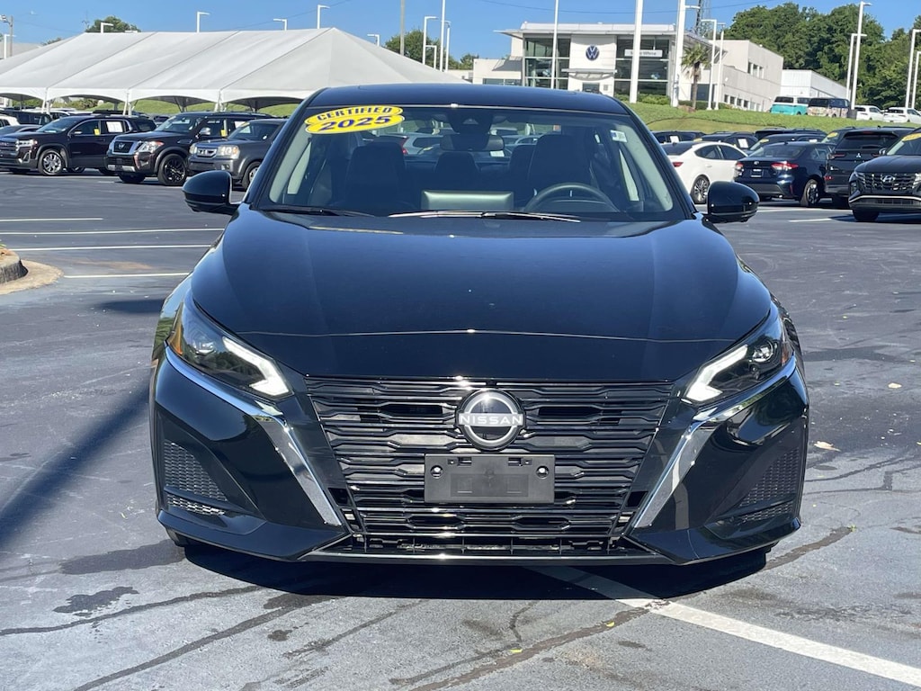 Used 2025 Nissan Altima SL FWD Car