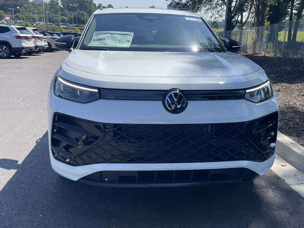New 2026 Volkswagen Tiguan 2.0T SE R-Line Black Sport Utility