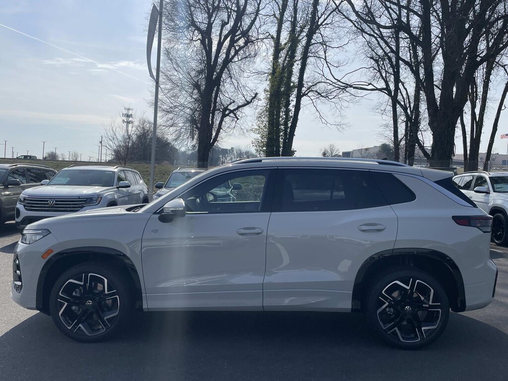 New 2026 Volkswagen Tiguan 2.0T SEL R-Line Turbo 4MOTION Sport Utility