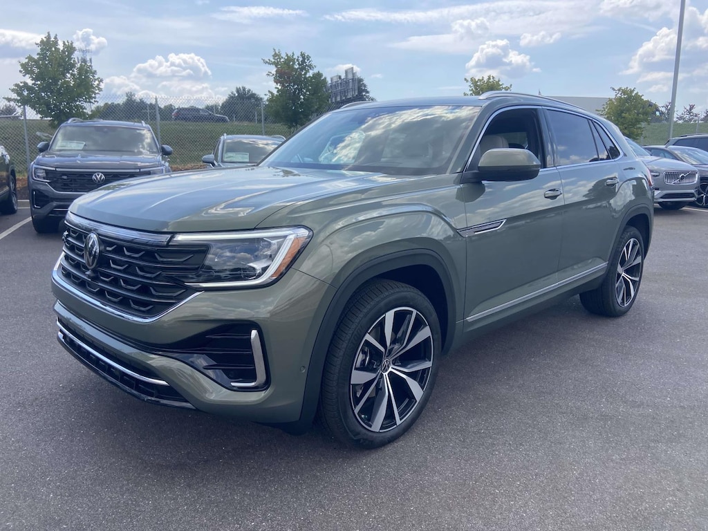 New 2026 Volkswagen Atlas Cross Sport 2.0T SEL Premium R-Line Sport Utility
