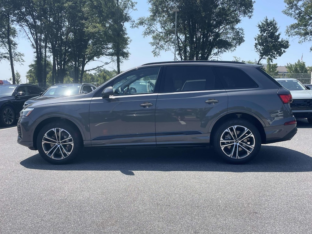 New 2026 Audi Q7 45 Premium Sport Utility