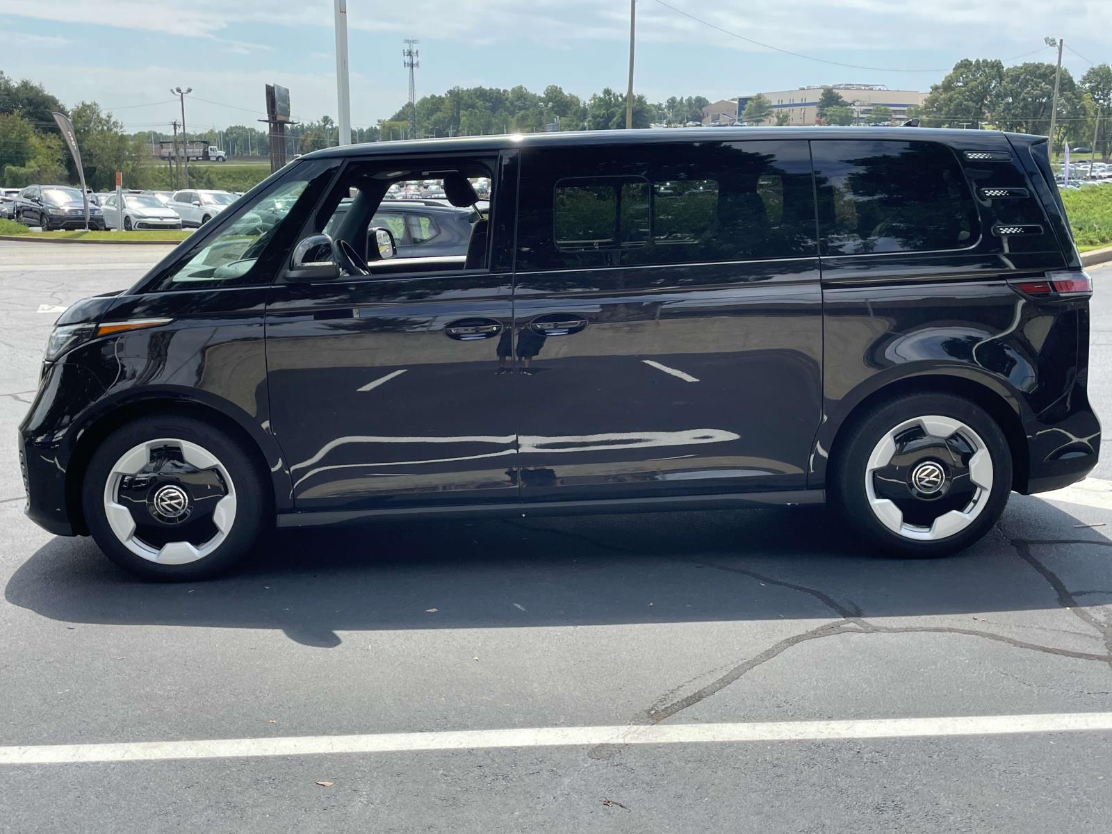 2025 Volkswagen ID. Buzz Pro S photo 4