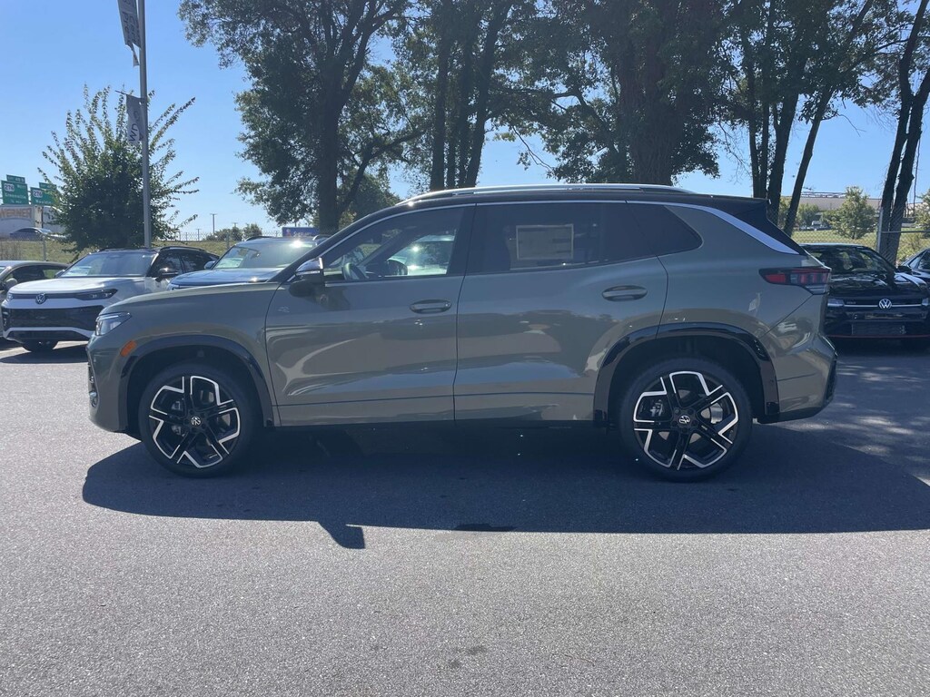 New 2026 Volkswagen Tiguan 2.0T SEL R-Line Turbo Sport Utility