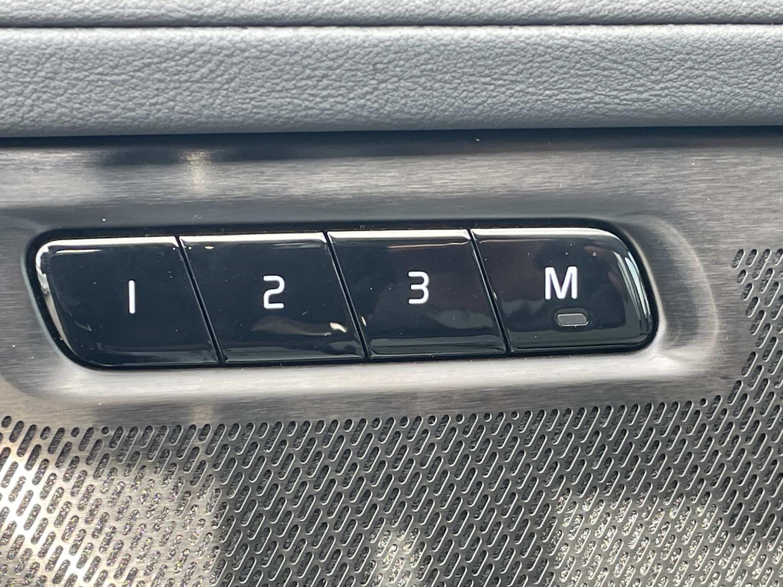 2026 Volvo XC90 Ultra - Photo 18