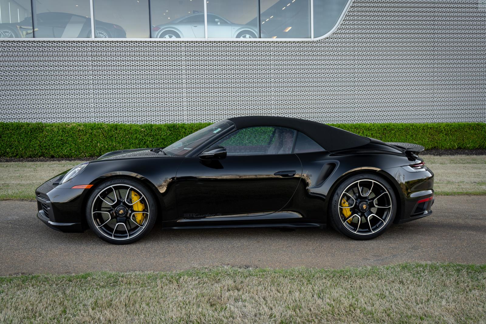 2024 Porsche 911 Turbo S - Photo 17