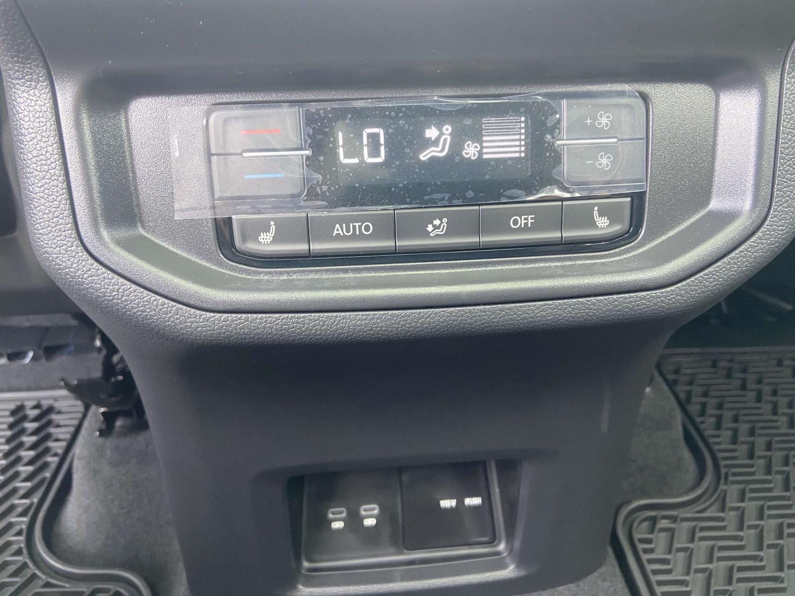 2026 Volkswagen Atlas SEL Premium R-Line - Photo 16