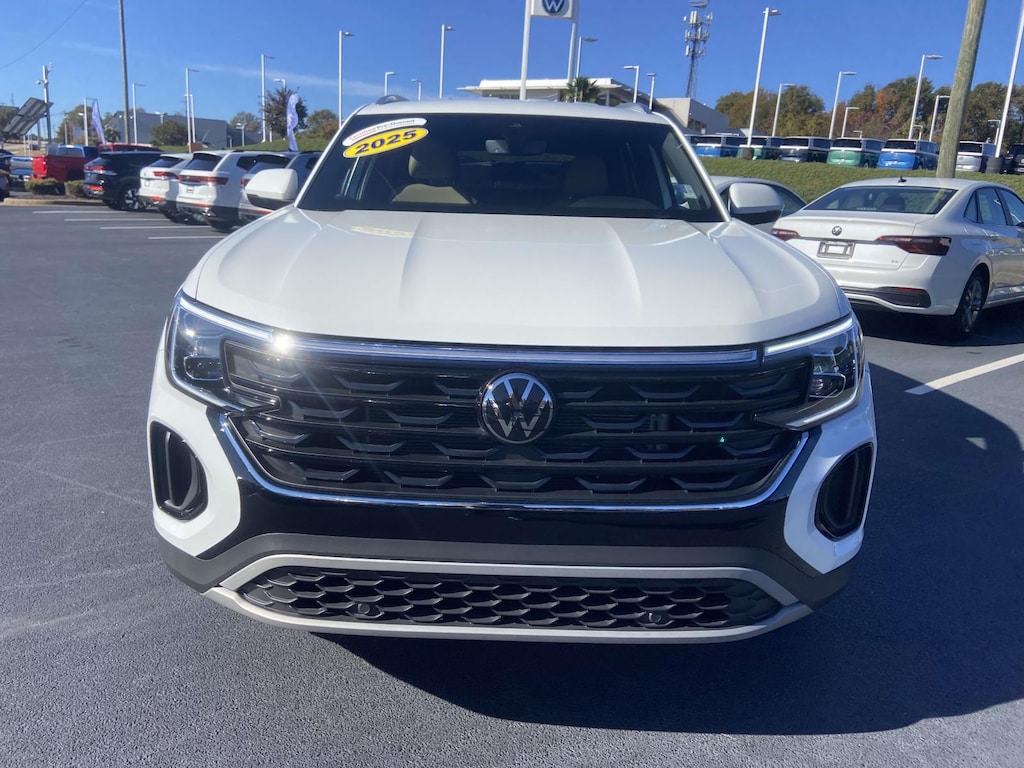 Used 2025 Volkswagen Atlas Cross Sport 2.0T SE FWD Sport Utility