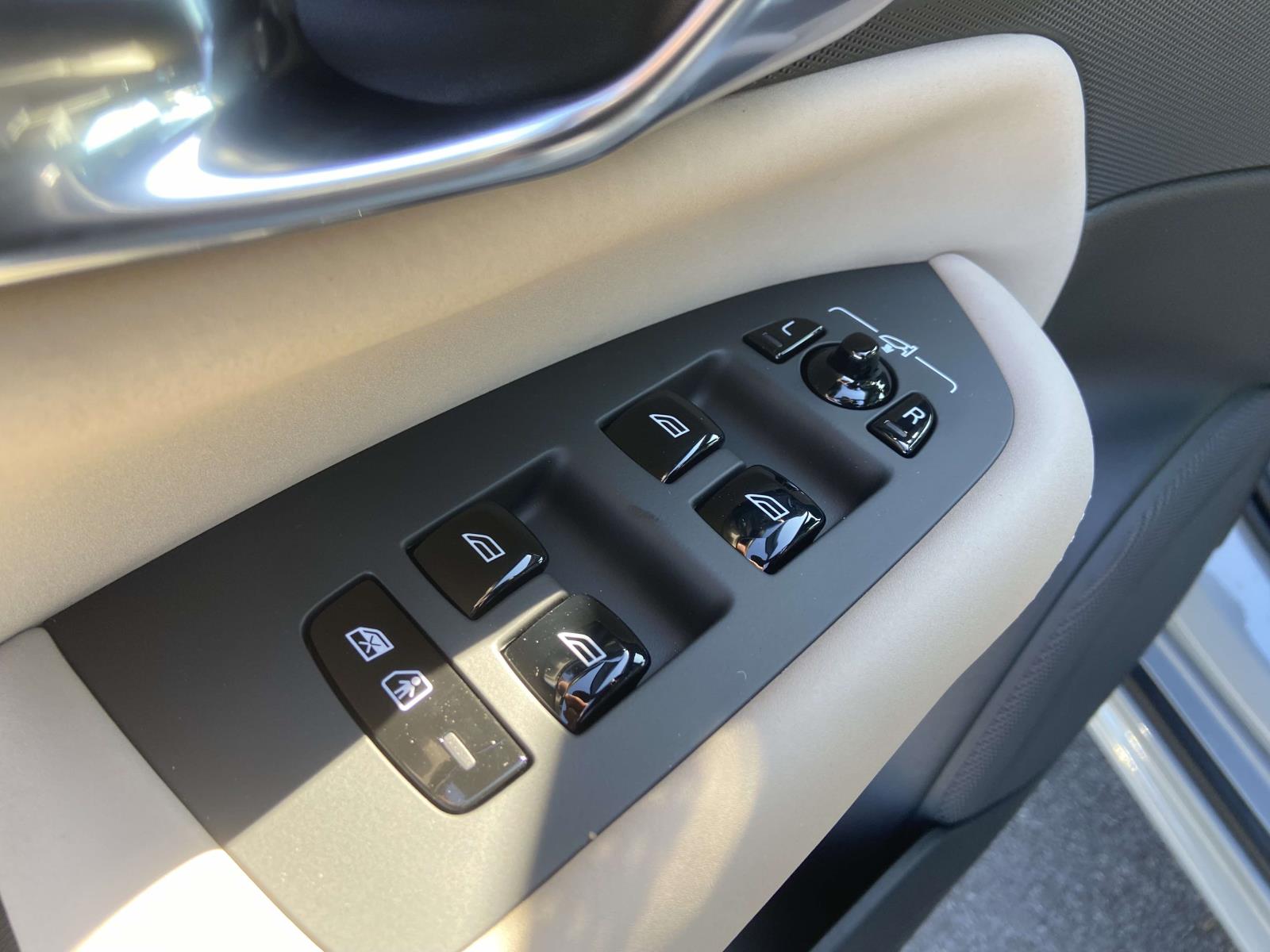 2026 Volvo XC90 Plus - Photo 22