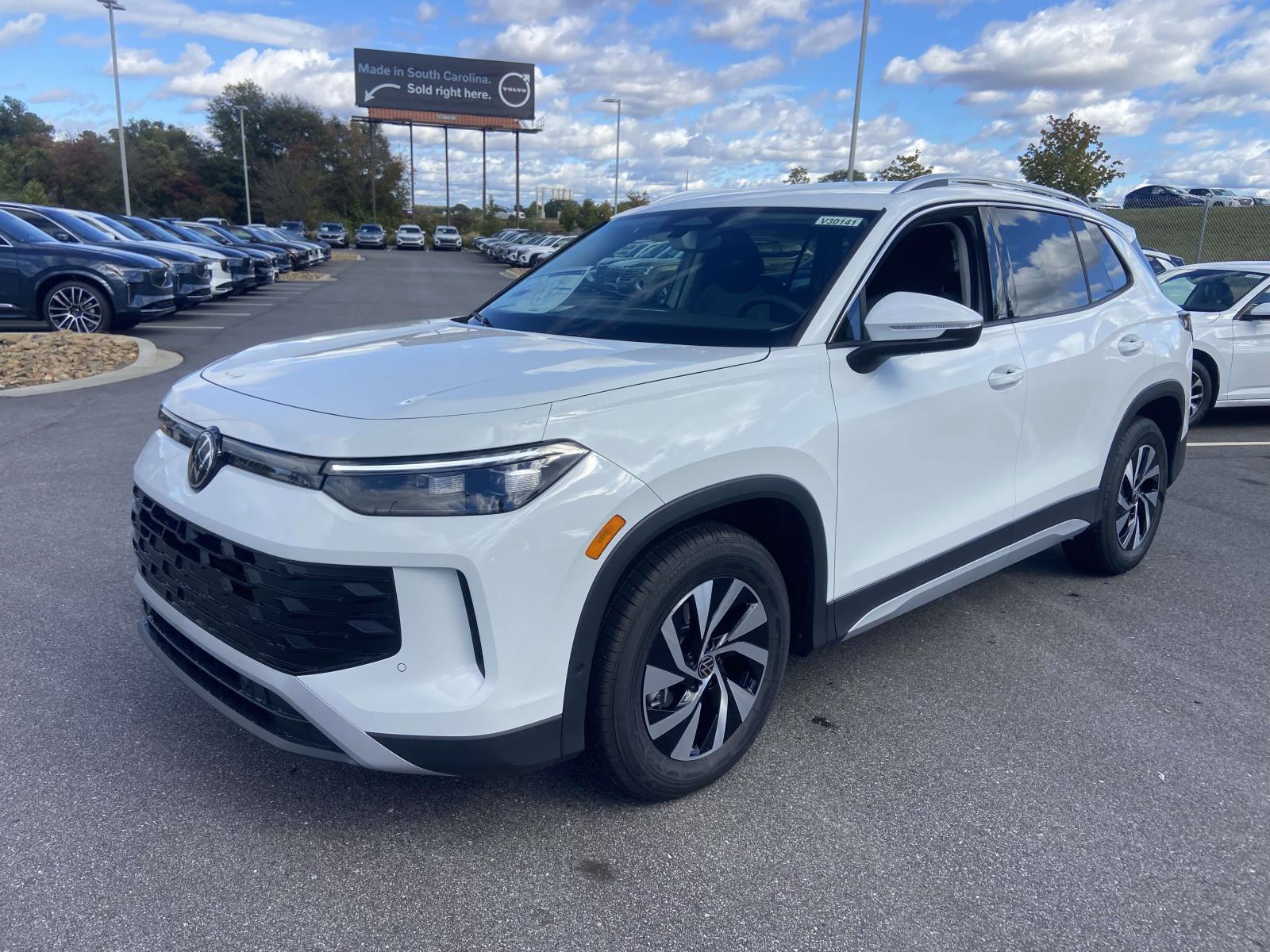 2026 Volkswagen Tiguan S photo 3