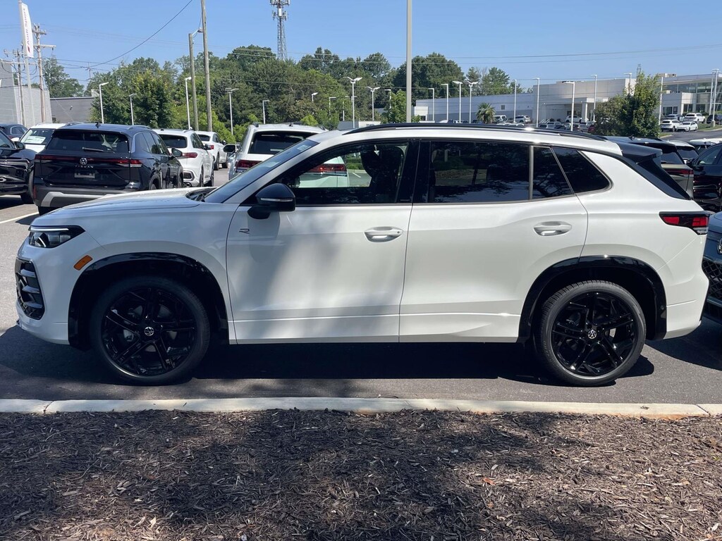 New 2026 Volkswagen Tiguan 2.0T SE R-Line Black Sport Utility