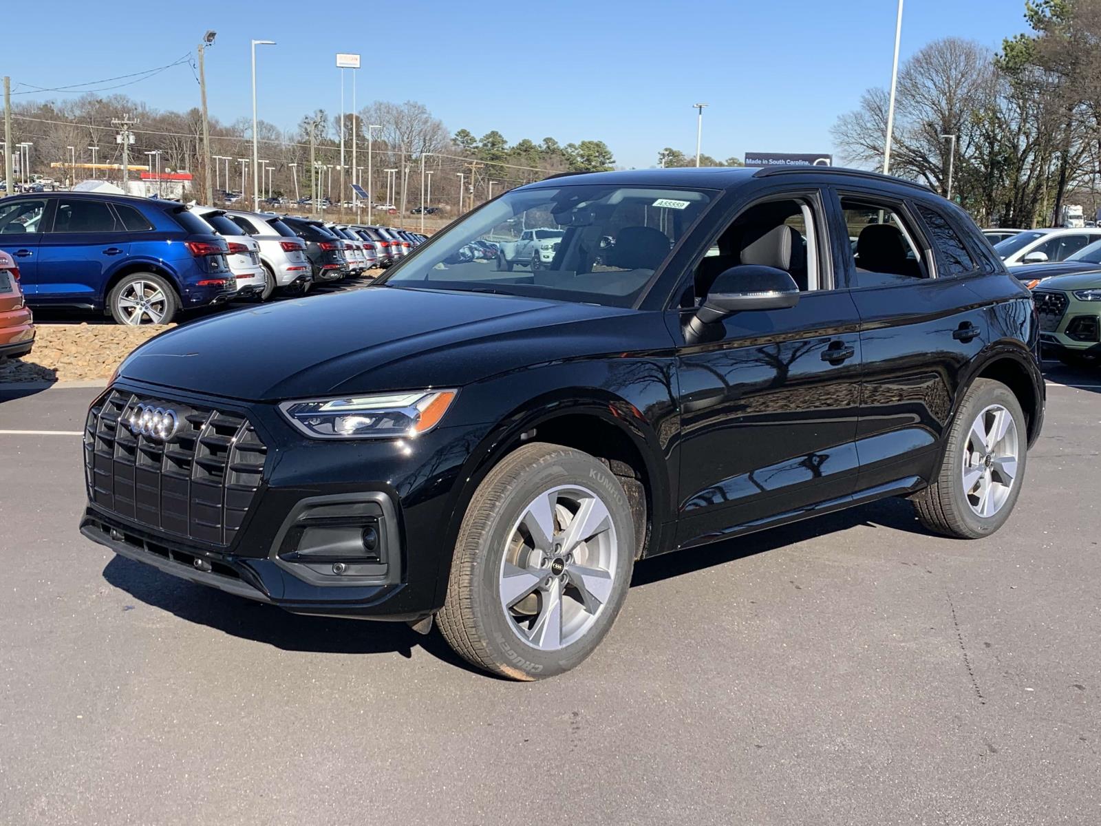 2025 Audi Q5 Premium 40 TFSI photo 3