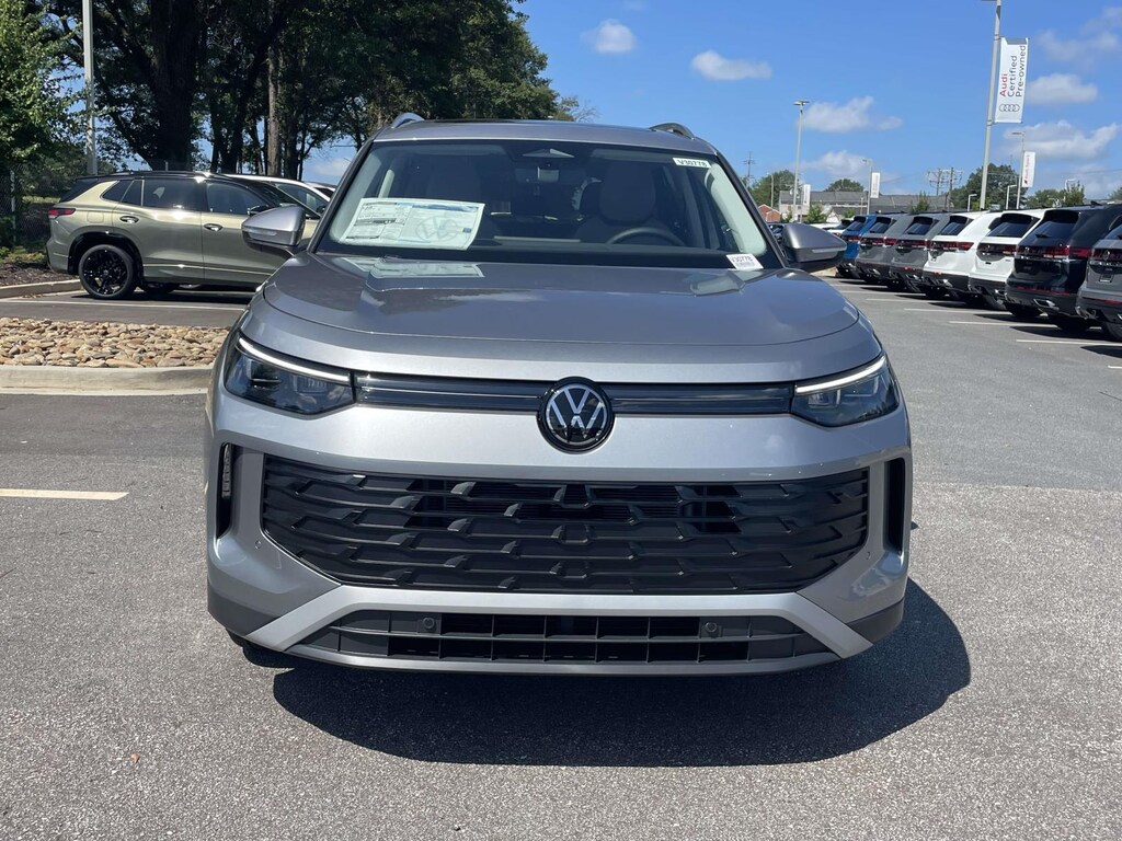 New 2026 Volkswagen Tiguan 2.0T SE Sport Utility